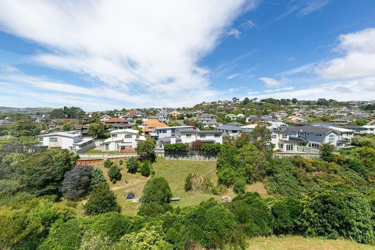 Photo of property in 23 Chippenham Grove, Churton Park, Wellington, 6037
