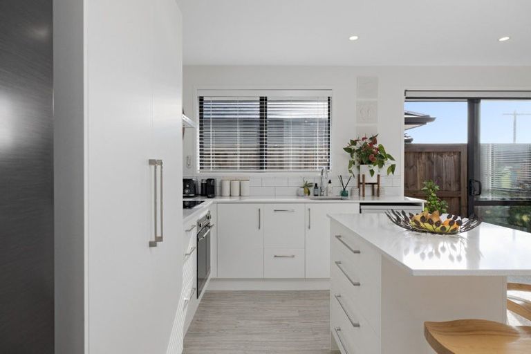 Photo of property in 11 Tiria Drive, Papamoa Beach, Papamoa, 3118