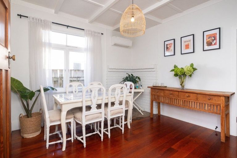 Photo of property in 111 Duchess Crescent, Mayfair, Hastings, 4122