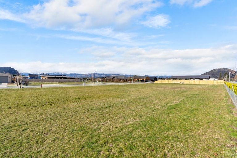 Photo of property in 11 Rubus Street, Wanaka, 9382