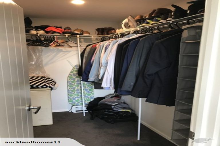 Photo of property in 4 Ruhanui Lane, Pakuranga Heights, Auckland, 2010