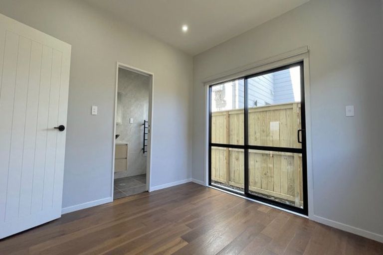 Property details for 65c White Swan Road, Mount Roskill, Auckland, 1041