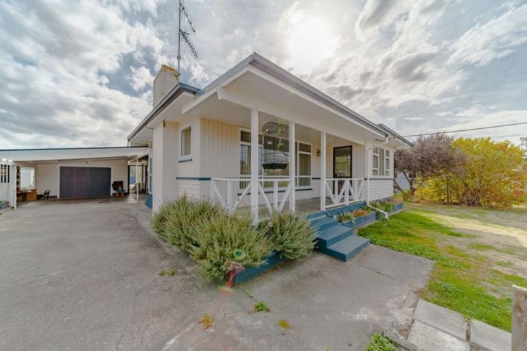 Photo of property in 33 Francis Drake Street, Waipukurau, 4200