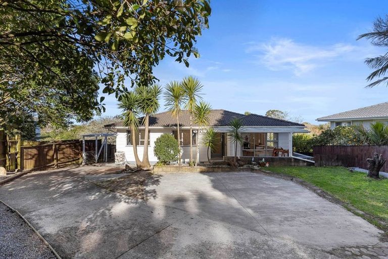 Photo of property in 38 Sunline Avenue, Massey, Auckland, 0614