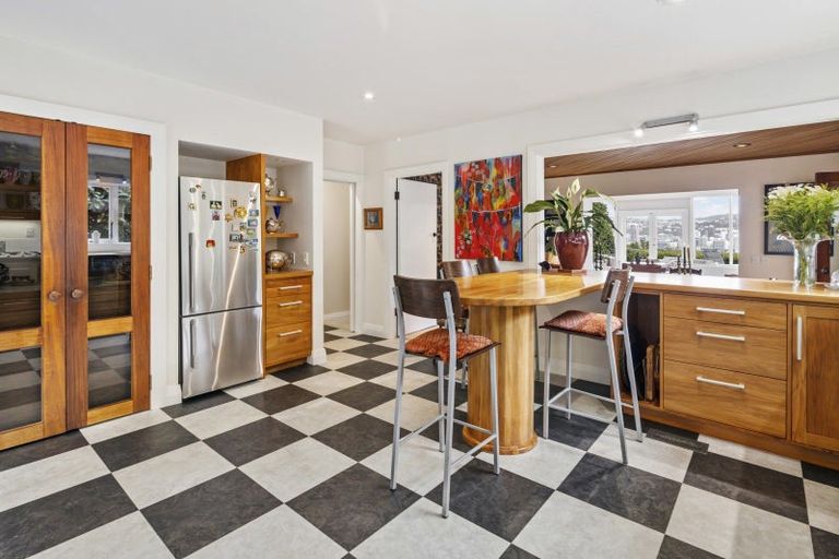 Photo of property in 38 The Crescent, Roseneath, Wellington, 6011