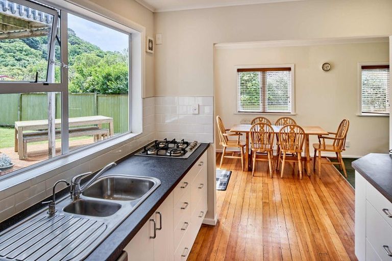 Photo of property in 72 Rawhiti Road, Pukerua Bay, 5026