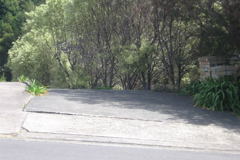 Photo of property in 2/16 Anne Mclean Drive, Bayview, Auckland, 0629