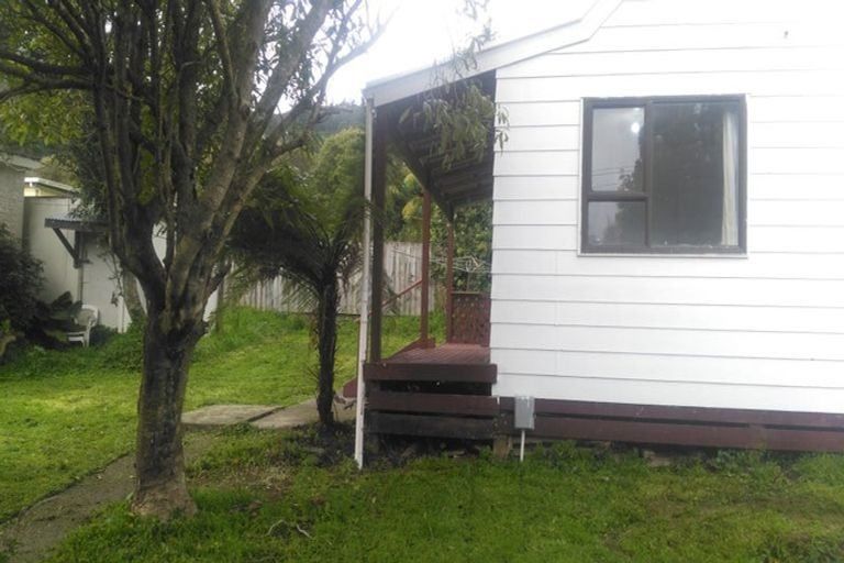 Photo of property in 42 Kamahi Street, Stokes Valley, Lower Hutt, 5019