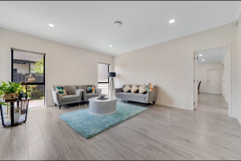 Photo of property in 6 Kakabeak Way, Takanini, 2110
