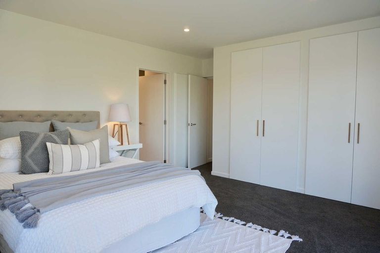 Photo of property in 27 Cannon Hill Crescent, Mount Pleasant, Christchurch, 8081