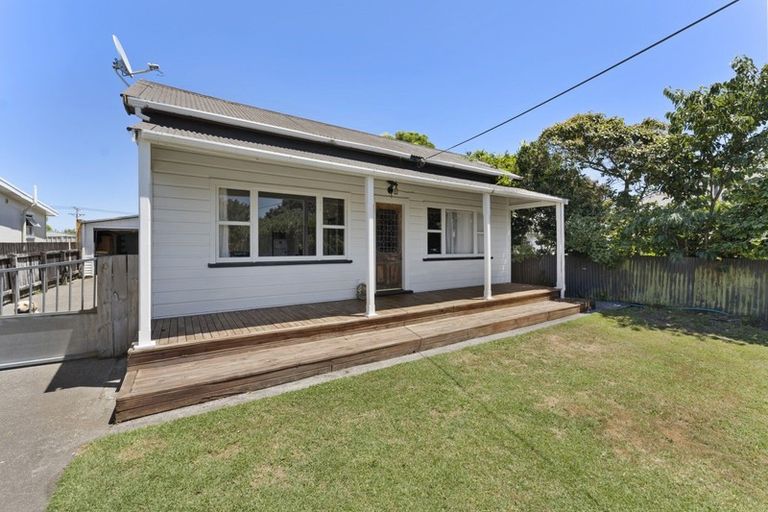 Photo of property in 79 Cracroft Street, Waitara, 4320