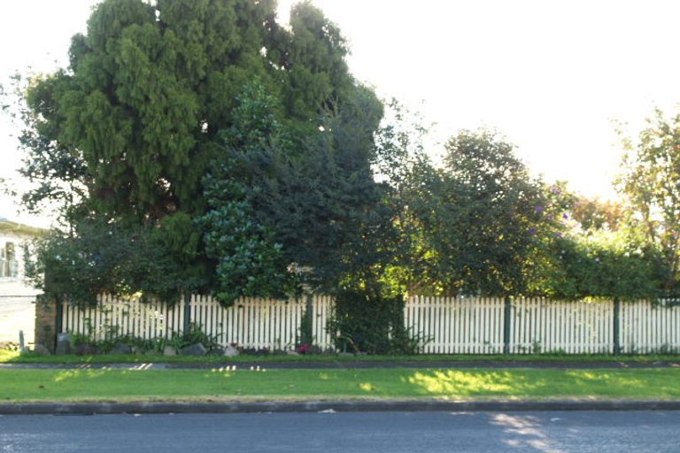 Photo of property in 12 Royton Avenue, Mangere East, Auckland, 2024