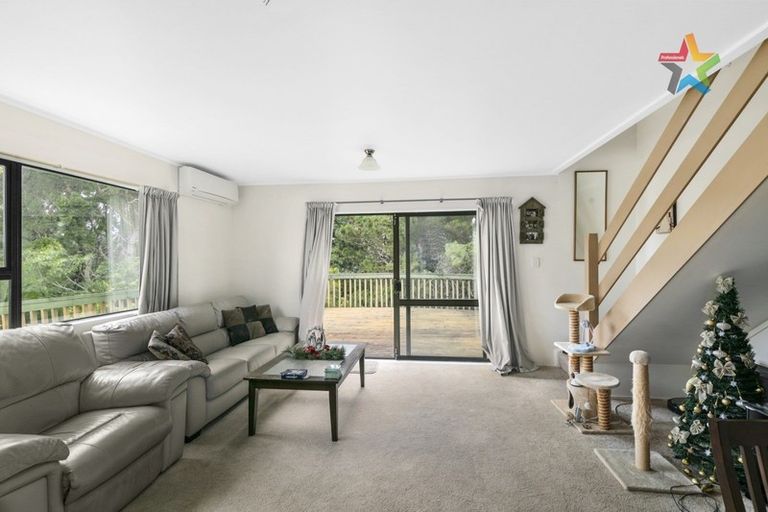 Photo of property in 6a Mossburn Grove, Kelson, Lower Hutt, 5010