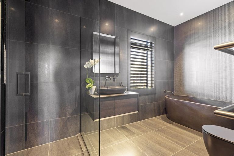 Photo of property in 40 Hewitts Road, Merivale, Christchurch, 8014