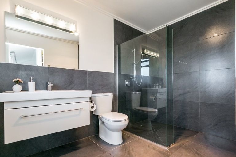 Photo of property in 116 Kent Terrace, Taradale, Napier, 4112