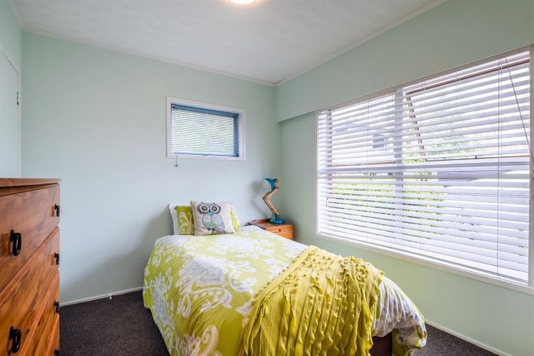 Photo of property in 2/70 Beresford Street, Bayswater, Auckland, 0622