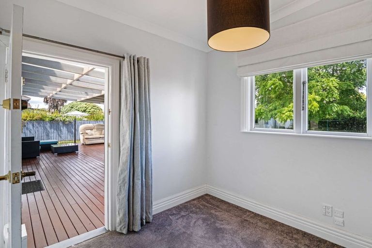 Photo of property in 11 Hurworth Place, College Estate, Whanganui, 4500