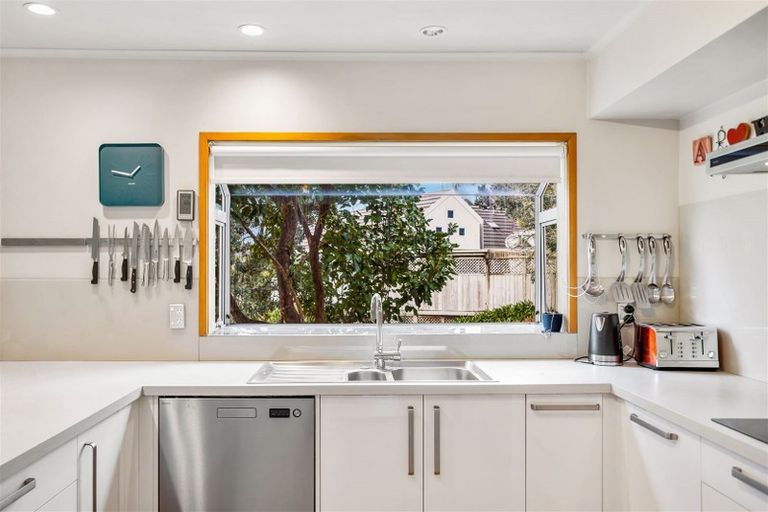 Photo of property in 20 Sailfish Drive, West Harbour, Auckland, 0618