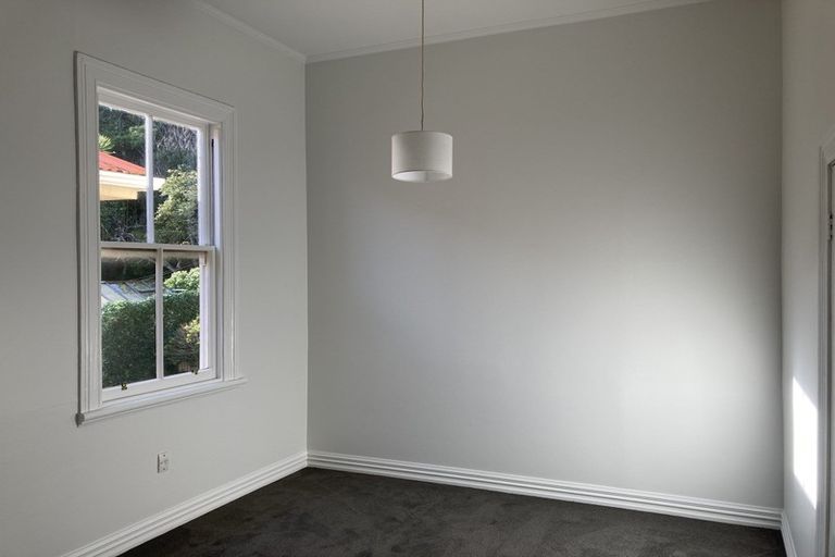 Photo of property in 31 Scarborough Terrace, Mount Victoria, Wellington, 6011