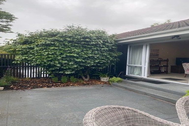 Photo of property in 2/19 Hewitts Road, Merivale, Christchurch, 8014