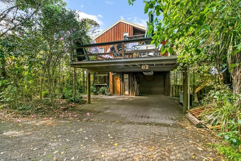 Photo of property in 82 Wade River Road, Stanmore Bay, Whangaparaoa, 0932
