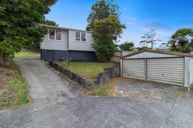 Photo of property in 1/24 Lysander Crescent, Beach Haven, Auckland, 0626