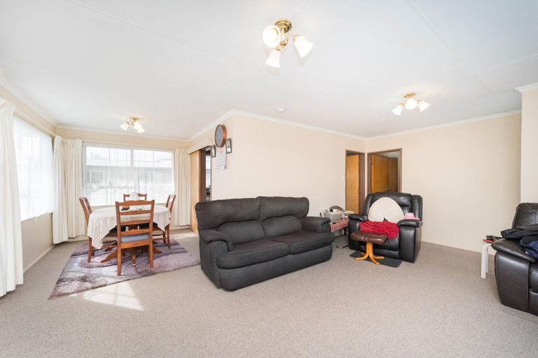 Photo of property in 8 Forbes Place, Kelvin Grove, Palmerston North, 4414