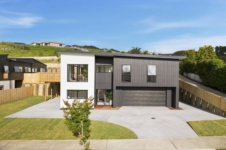 Photo of property in 10 Bob Carter Place, Welcome Bay, Tauranga, 3175