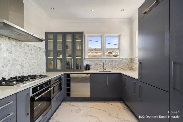 Photo of property in 2/22 Onepoto Road, Hauraki, Auckland, 0622