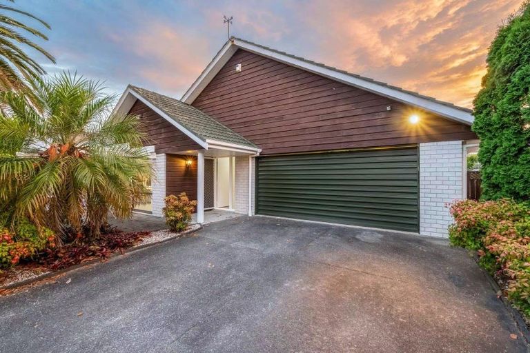 Photo of property in 2/2 West Fairway, Golflands, Auckland, 2013