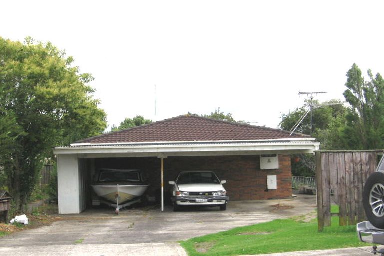 Photo of property in 2/15 Lavas Place, Mount Wellington, Auckland, 1060