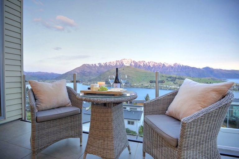 Photo of property in 23 Olivers Place, Queenstown, 9300