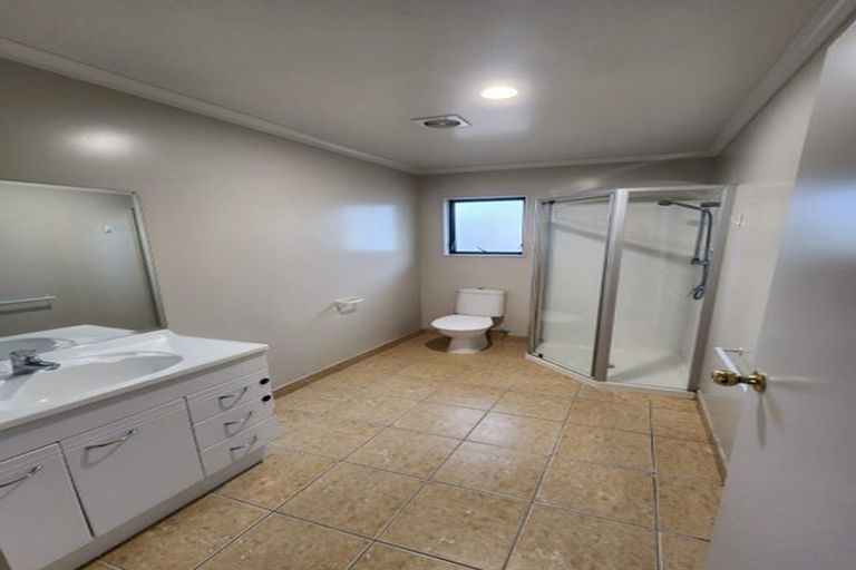Photo of property in 53 Woodglen Road, Glen Eden, Auckland, 0602