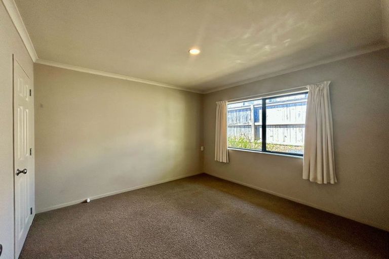 Photo of property in 16 Pitoitoi Avenue, Greenhithe, Auckland, 0632