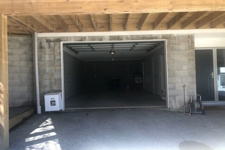 Photo of property in 6/20 Glanmire Road, Newlands, Wellington, 6037