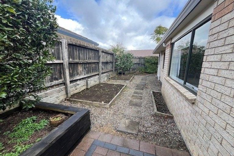 Photo of property in 9 Ardkeen Place, East Tamaki, Auckland, 2016