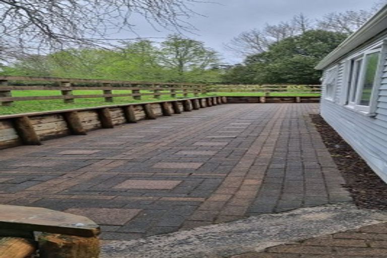 Photo of property in 195 Riverhead Road, Kumeu, 0892