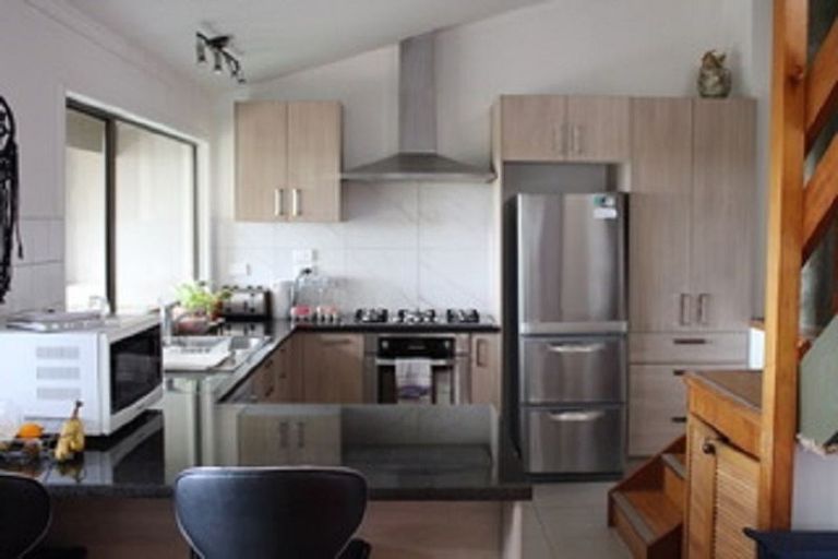 Photo of property in 2/31 King Richard Place, Browns Bay, Auckland, 0630