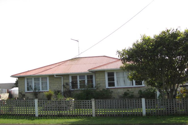 Photo of property in 6 Victoria Street, Waitara, 4320