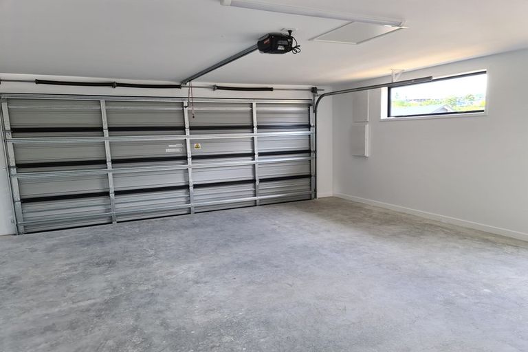 Photo of property in 11 Hinaki Street, Poike, Tauranga, 3112