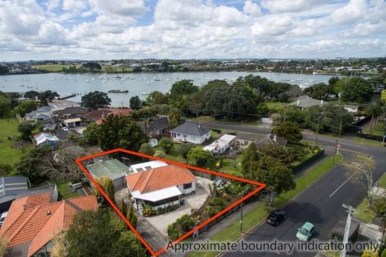 Photo of property in 399 Bucklands Beach Road, Bucklands Beach, Auckland, 2012