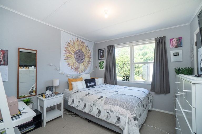 Photo of property in 88 Wikiriwhi Crescent, Awapuni, Palmerston North, 4412