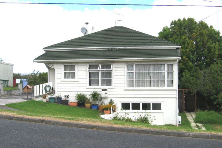 Photo of property in 74a Palmerston Road, Birkenhead, Auckland, 0626