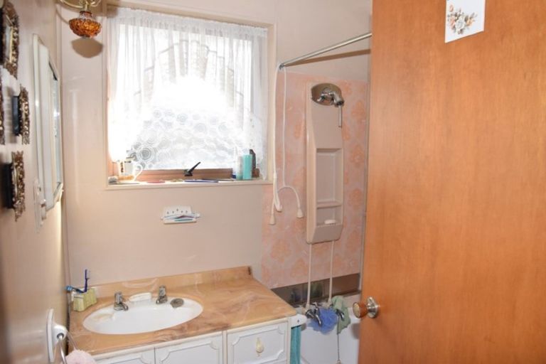 Photo of property in 17 Milford Street, Heidelberg, Invercargill, 9812