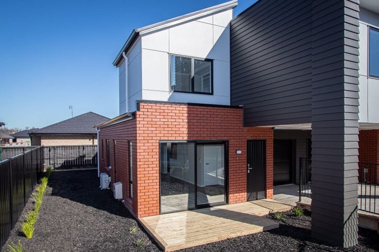 Photo of property in 8/15 Onukutara Place, Huntington, Hamilton, 3281