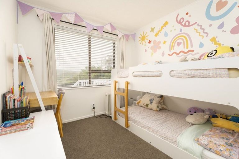 Photo of property in 17 Trinidad Crescent, Grenada Village, Wellington, 6037