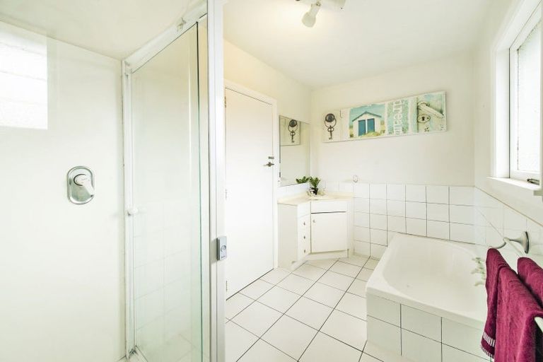 Photo of property in 2/17 Cunningham Place, Halswell, Christchurch, 8025