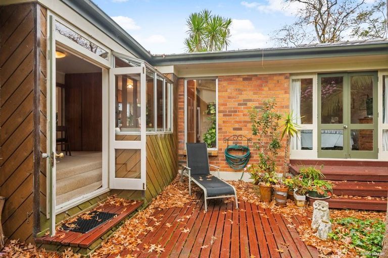 Photo of property in 27 St Peters Street, Northcote, Auckland, 0627