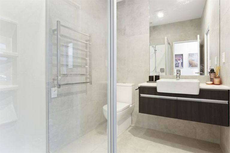 Photo of property in 21 Kukuwai Avenue, Red Beach, 0932