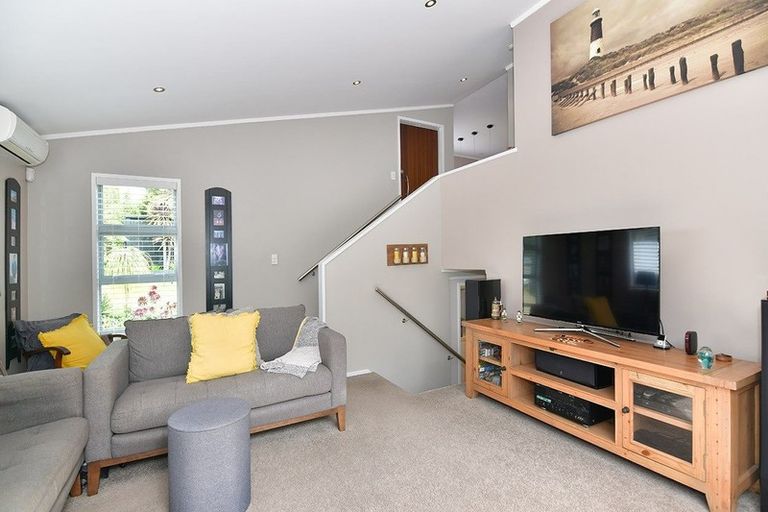 Photo of property in 38 Weatherly Road, Torbay, Auckland, 0630